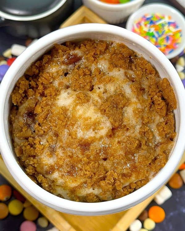 Cinnamon Roll Crumble Mug Cake recipe