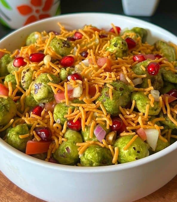 Green Masala Makhana Chaat recipe