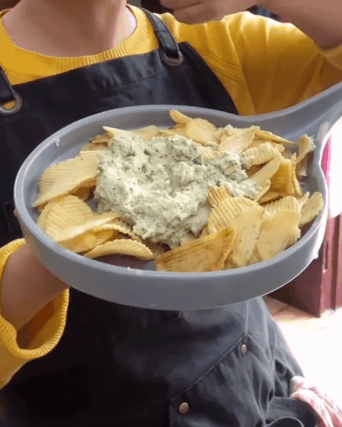 Garlicky Cheesy Dip recipe