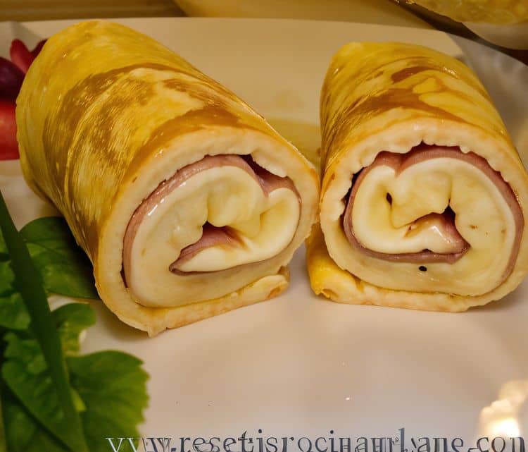 Omelette and Ham Rolls recipe