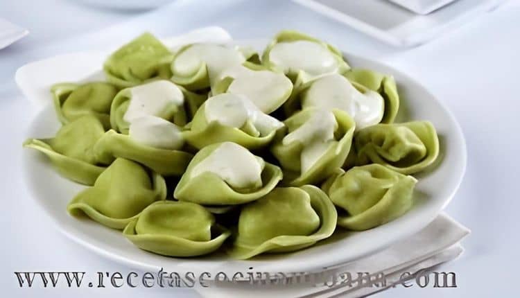 Vegetable Tortellini with Cheese Sauce recipe