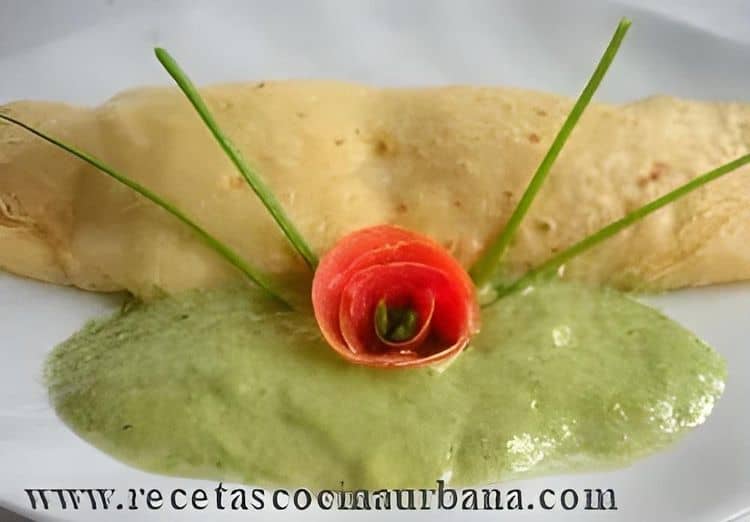 Chicken Crepes with Green Sauce recipe