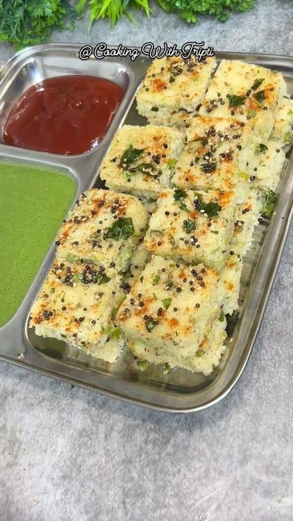 Suji Matar Ka Dhokla recipe