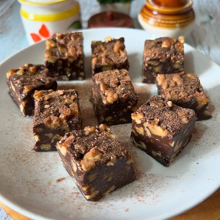 Easiest 3 Ingredient Walnuts Fudge recipe
