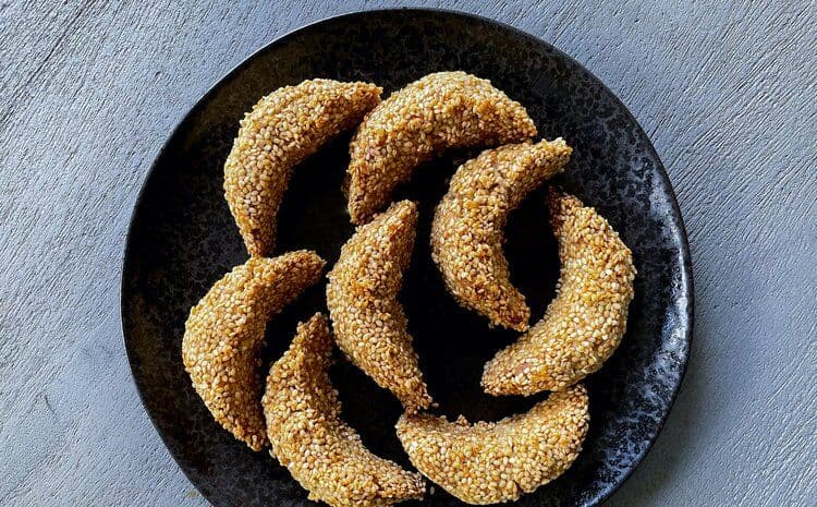 Sesame Seeds Gazelle Horns with Rainbow Sprinkles recipe