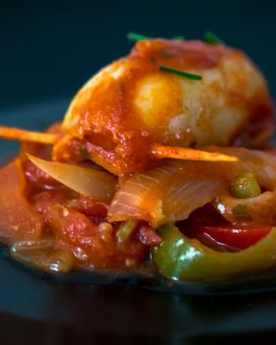 Quinoa and Shrimp Stuffed Squid Tagine in Tomato and Bell Pepper Sauce recipe