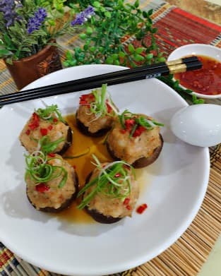 Steamed Stuffed Fresh Mushrooms with Seafood Paste recipe