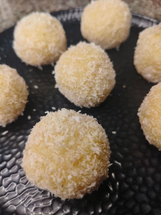 Jaggery coconut lava balls recipe
