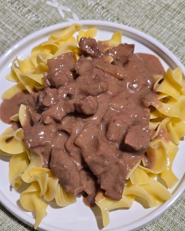 Crockpot Beef Tips and Noodles recipe
