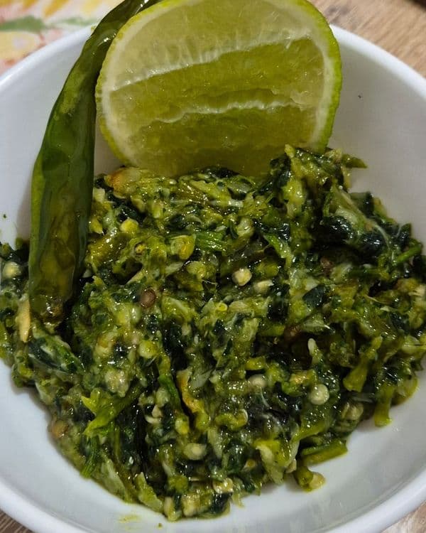 Green Chilli and Garlic Dip/Bhorta recipe
