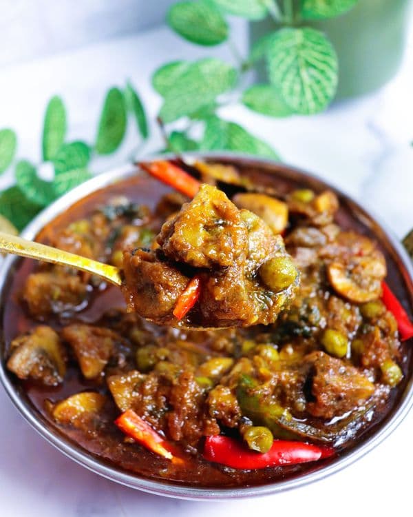 Easy Mushroom Matar Masala  recipe