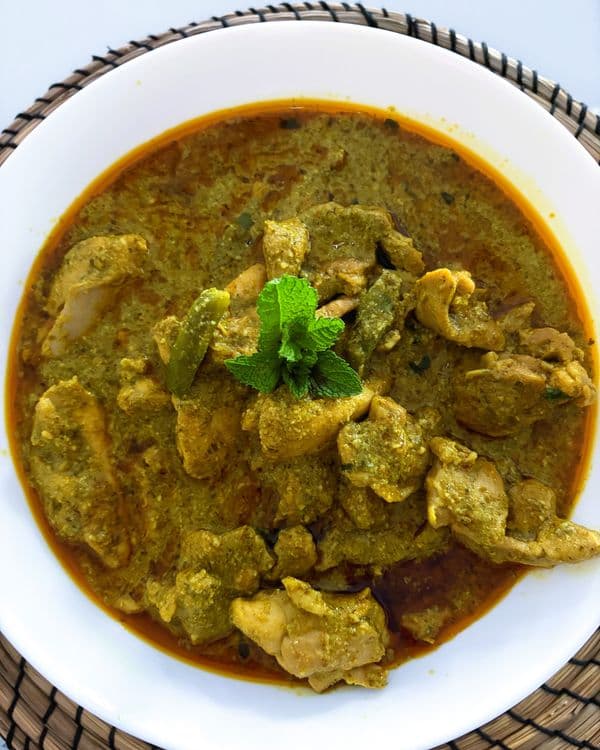 Hariyali Chicken (Green Chicken Curry)  recipe