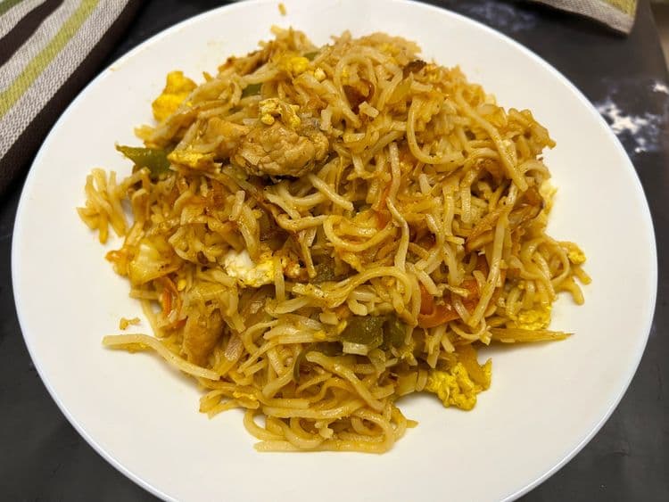 Spicy Restaurant-Style Chicken Noodles | Indo-Chinese Street Style Stir-Fry with Egg & Veggies recipe