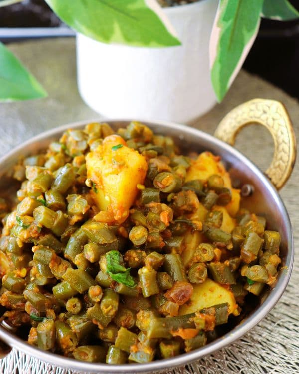Aloo Beans Sabzi (Green Beans and Potato) recipe