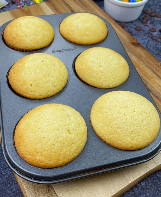 The Fluffiest Vanilla Cupcakes Ever – Bakery-Style Moist Cupcakes recipe