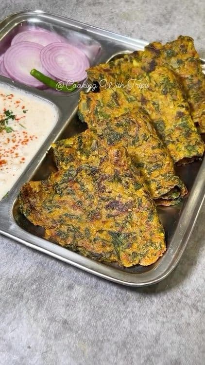 Palak Chilla with Raita recipe