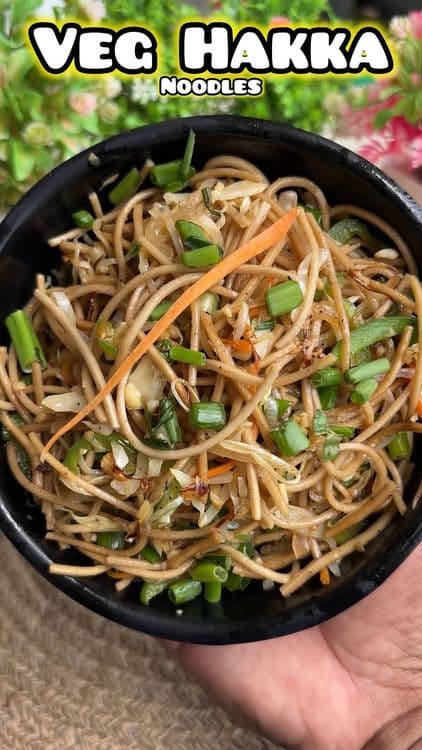 Veg Hakka Noodles recipe