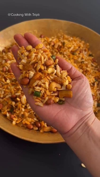 Crispy And Easy Poha Chiwda Namkeen recipe