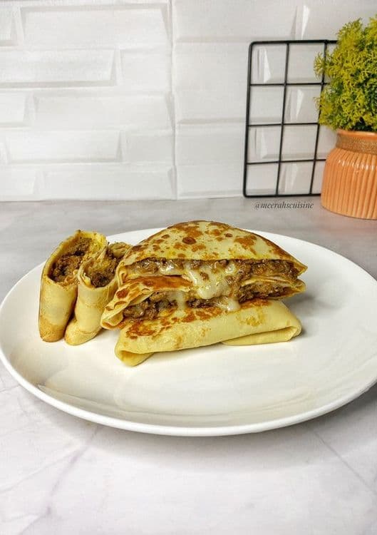 Cheesy Beef Crepes recipe