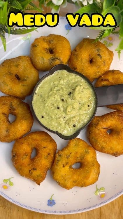 INSANE Medu Vada Recipe Using 7 Ingredients recipe