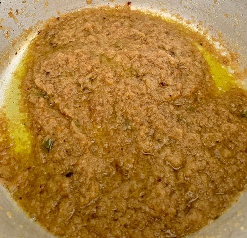 Chicken-Vindaloo-Curry-Browned-Onions-In-Tempering.jpg