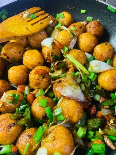 Chilli-Garlic-Potato-Balls-Potato-Balls-with-Vegetables.jpg