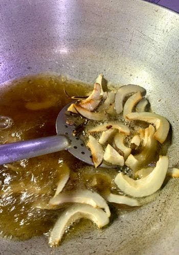 Cornflakes-Mixture-(Namkeen)-Sliced-Dry-Coconut-in-Oil.jpg