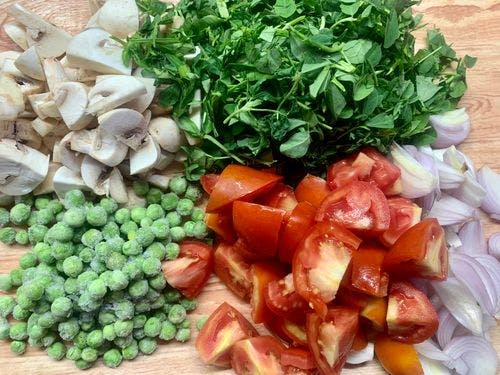 Creamy-Mushroom-Curry-Chopped-Vegetables.jpg