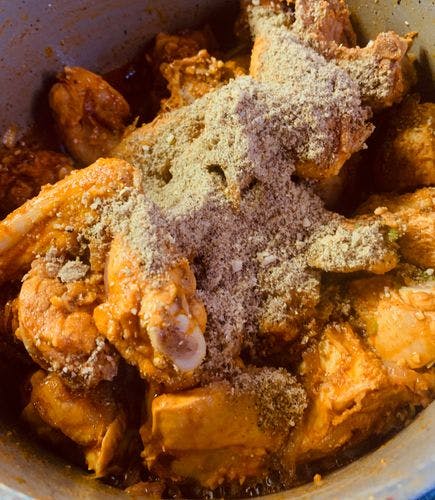 Garlic-Chicken-(Lehsuni-Murg)-Powdered-Almonds-And-Spices-With-Chicken.jpg