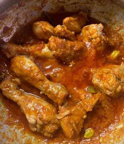 Karahi-Gosht-Chicken-Spices-And-Oil-Mixed.jpg