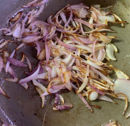 Lahori-Karahi-Mutton-Onions-Slightly-Browned-Edges.jpg