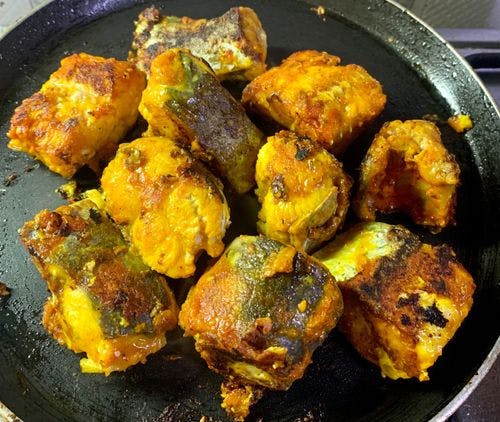 Machhi-Do-Pyaza-Indian-Fish-Curry-Browned-Fish-Pan.jpg