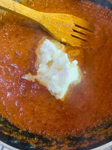 Machhi-Do-Pyaza-Indian-Fish-Curry-Cream-In-Tempering.jpg