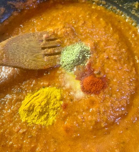 Machhi-Do-Pyaza-Indian-Fish-Curry-Spices-In-Tempering.jpg