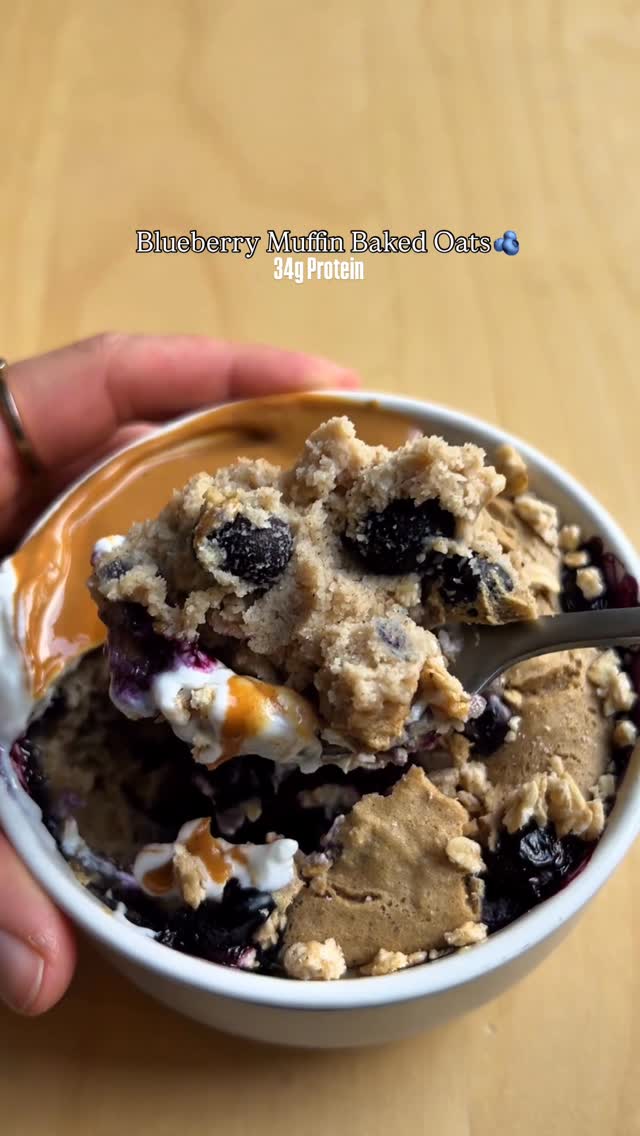 High-Protein Baked Oats with Blueberries recipe