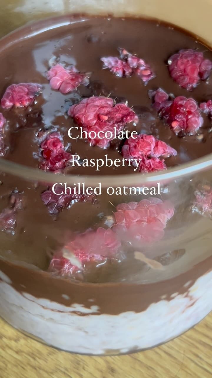 Overnight Chocolate Raspberry Protein Oats recipe