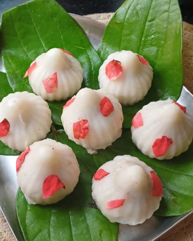 Strawberry Honey Jam Modak recipe