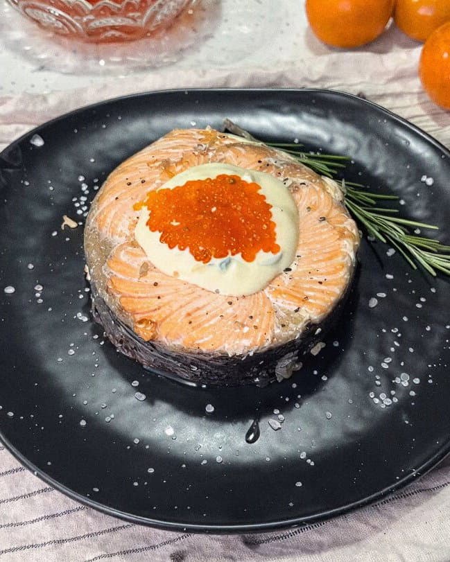 Gourmet Salmon with White Sauce and Red Caviar recipe