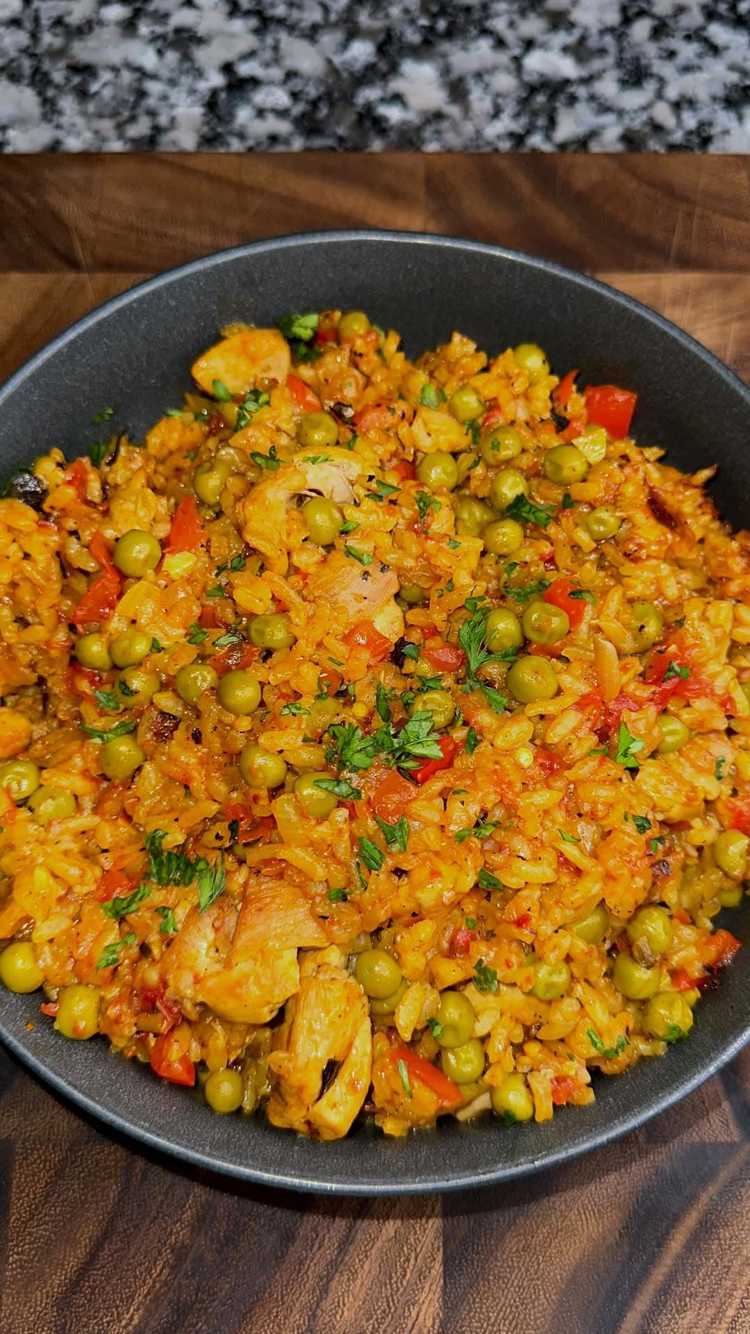 Delicious and Easy One-Pot Chicken Paella recipe