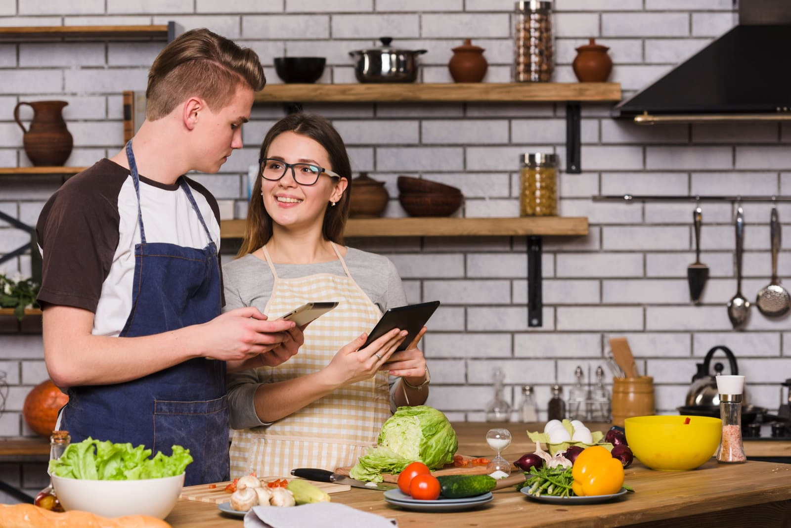Food bloggers selling thier recipes online on a recipe sharing platform - chefadora. 
