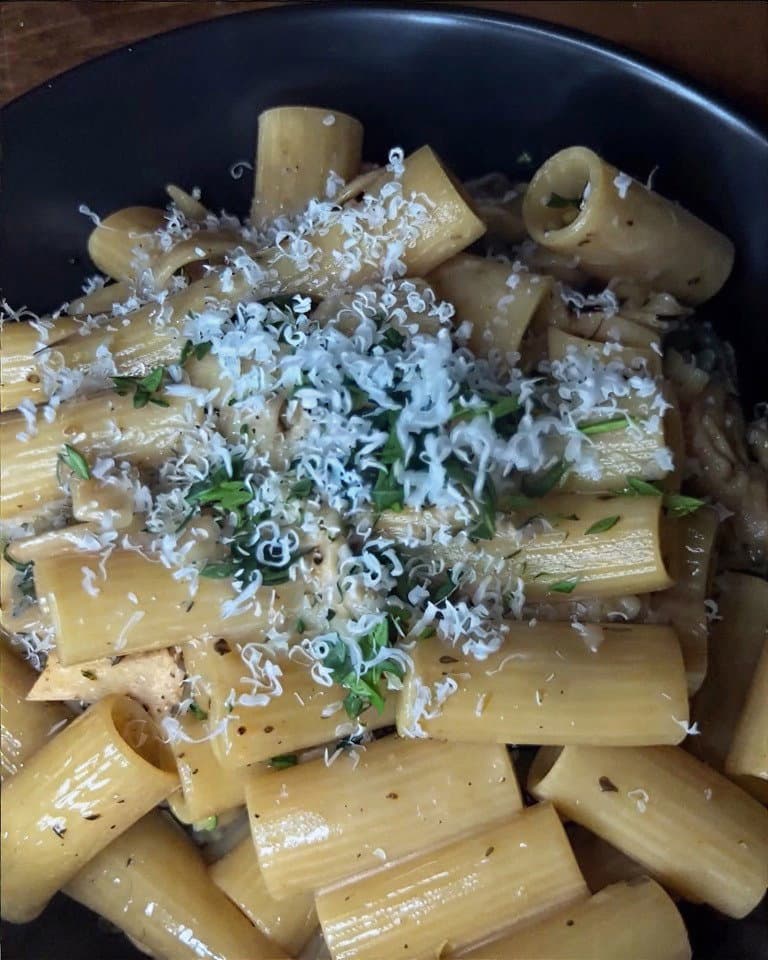 Rigatoni Pollo e Funghi (Creamy Chicken and Mushroom Pasta) recipe