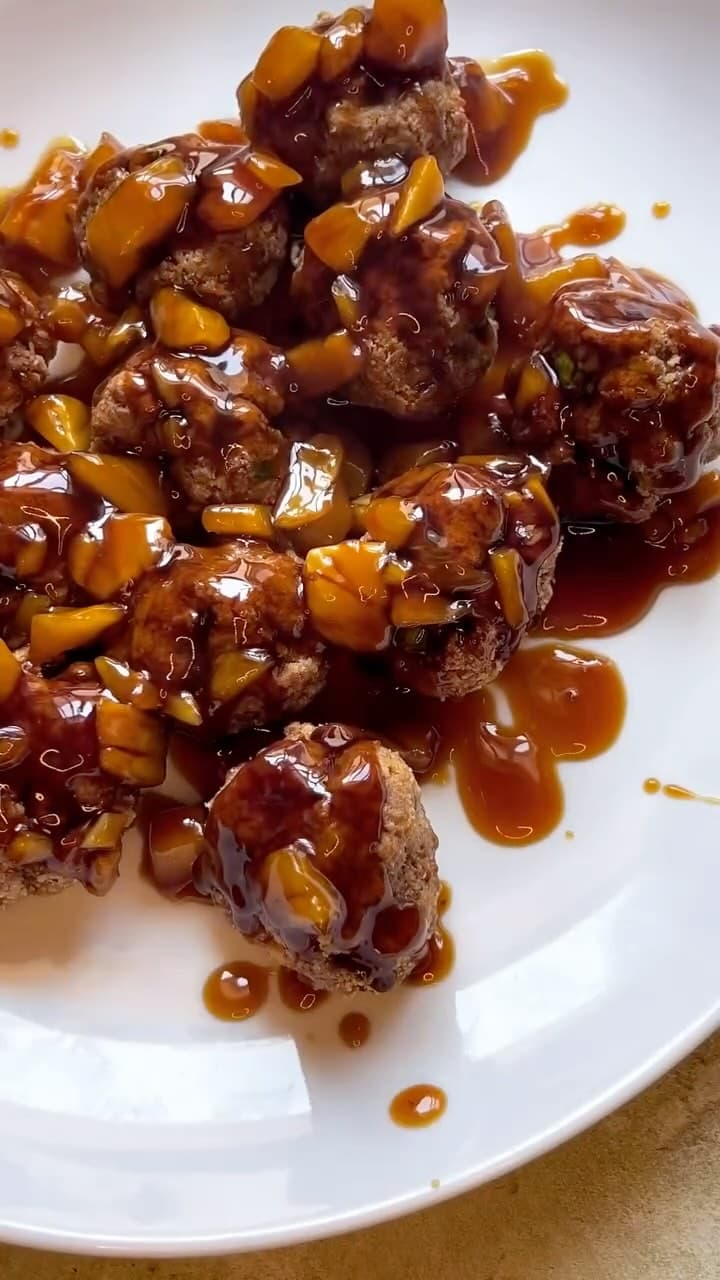 Hawaiian Pineapple Meatballs recipe