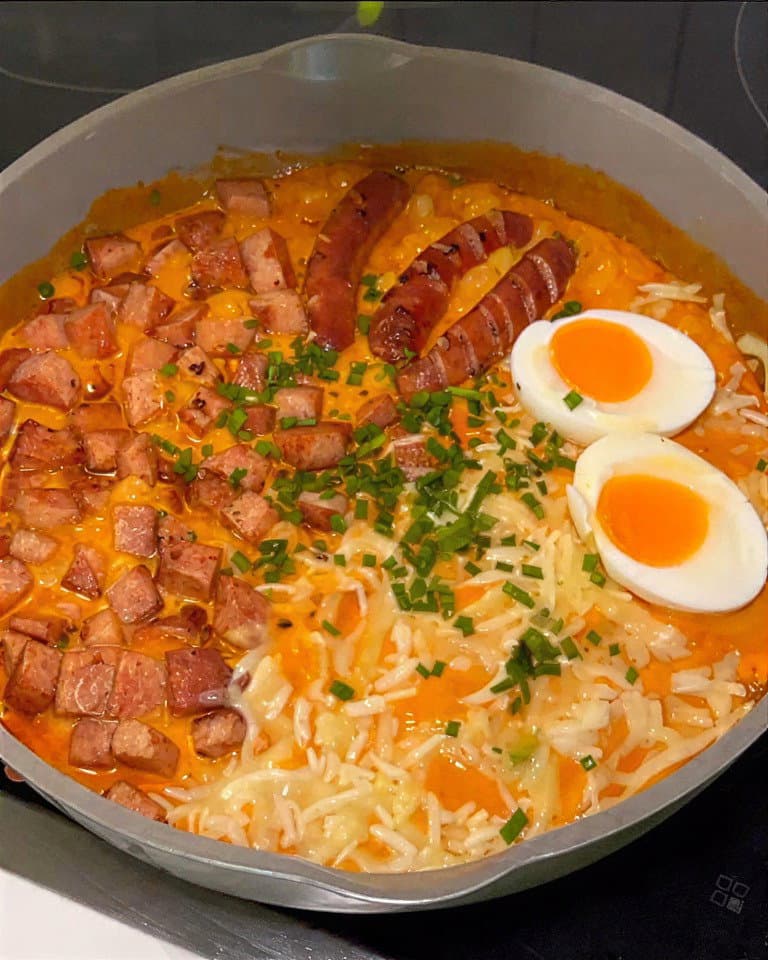 Cheesy Korean Rose Udon with Spam recipe