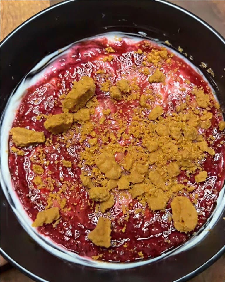 Raspberry Cheesecake Overnight Weetbix recipe