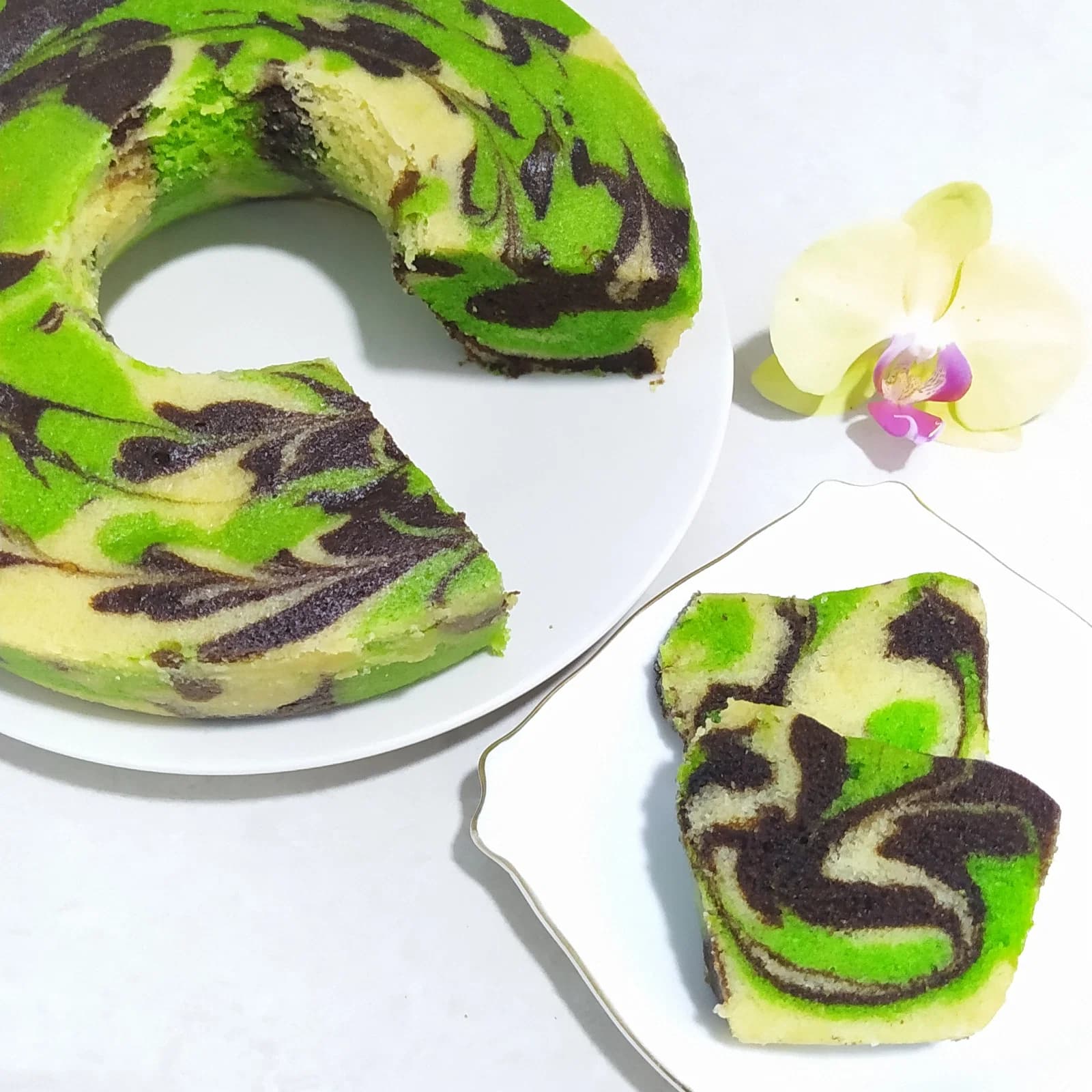 Economical Pandan-Vanilla-Mocha Steamed Cake recipe