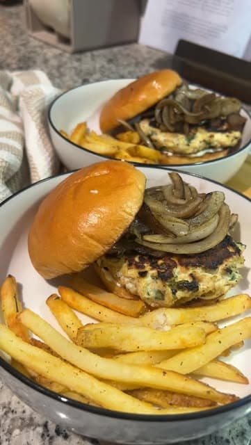 White Cheddar & Spinach Chicken Burgers recipe