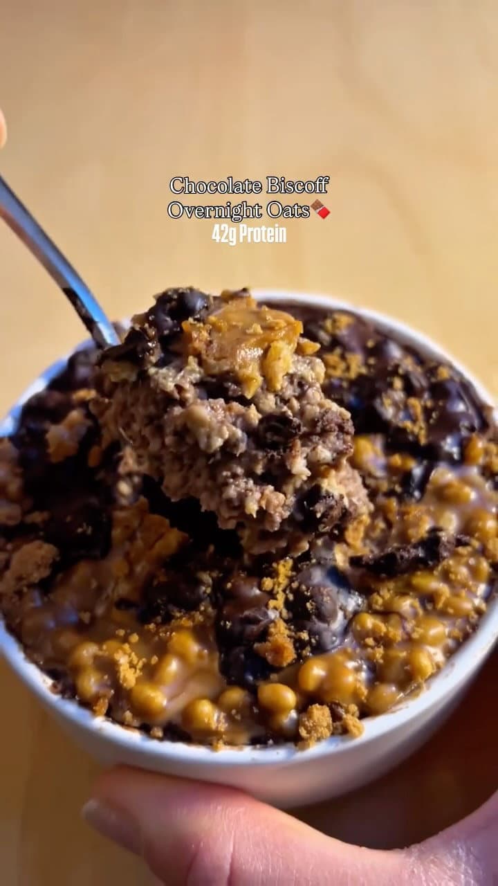 Chocolate Biscoff Protein Oats recipe