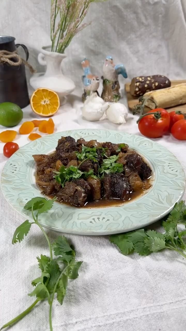 Slow-Cooked Short Ribs with Red Wine and Dried Fruits recipe