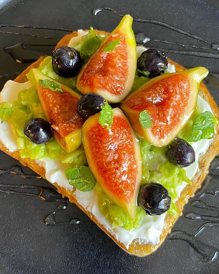 Fig, Avocado and Yogurt Toast recipe