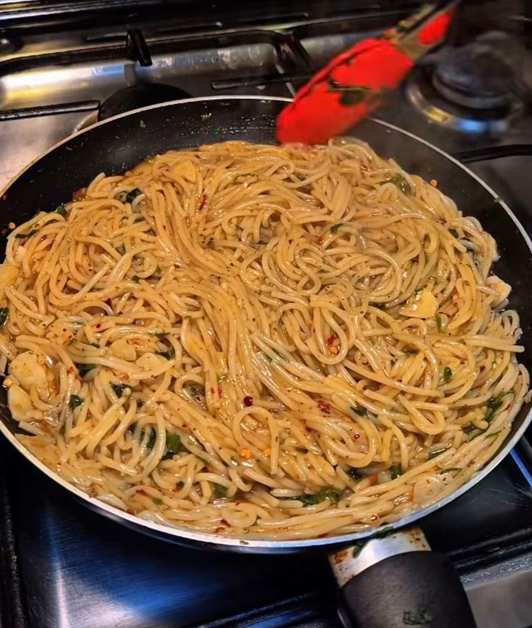 Pasta Aglio e Olio (Garlic and Oil) recipe